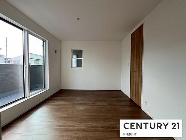 バルコニーに面している明るい部屋です!