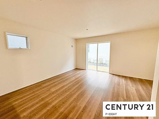 大きな窓のある明るいリビングです!