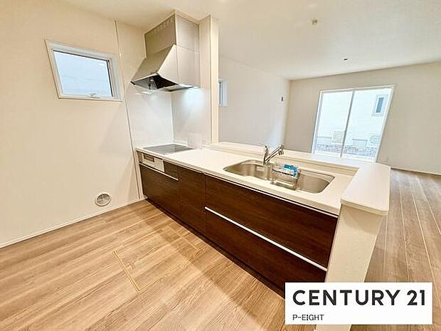 料理をしながらリビングを見渡せるつくりで、料理中も家族との会話がはずみます。