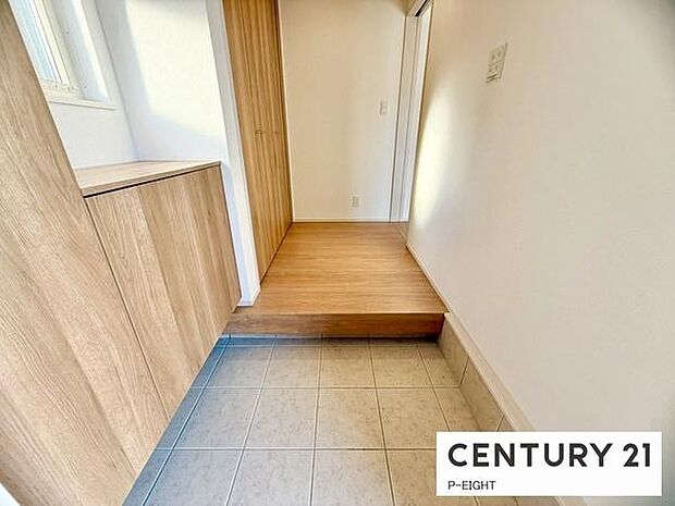 玄関先に収納スペースあり!