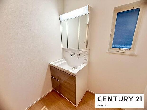 明るい洗面台で、毎日の身支度を!