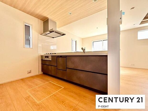 料理をしながらリビングを見渡せるつくりで、料理中も家族との会話がはずみます。