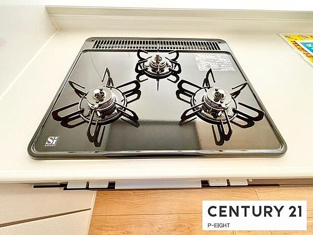 三口ガスコンロで料理もはかどりますね！グリルもあります！