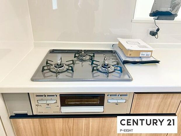 三口ガスコンロで料理もはかどりますね!グリルもあります!