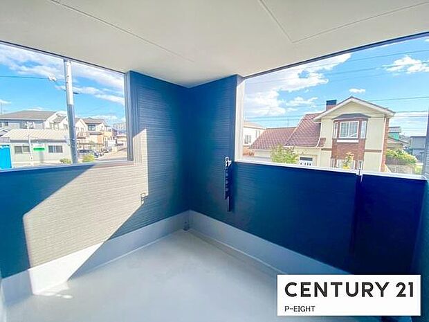 洗濯物は日当たりの良いバルコニーへ!