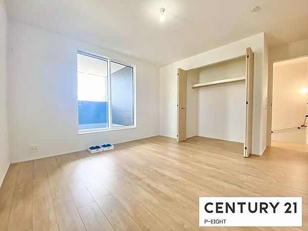 バルコニーに面している明るい部屋です!