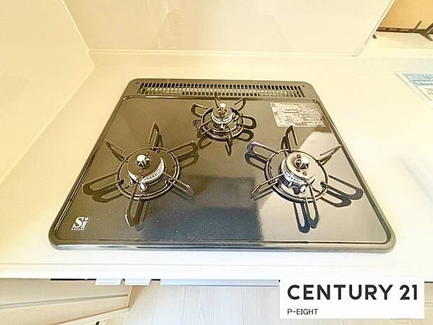 三口ガスコンロで料理もはかどりますね！グリルもあります！