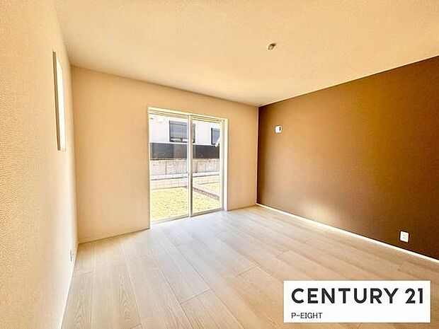 壁の色もアクセントとなりおしゃれな内装です！