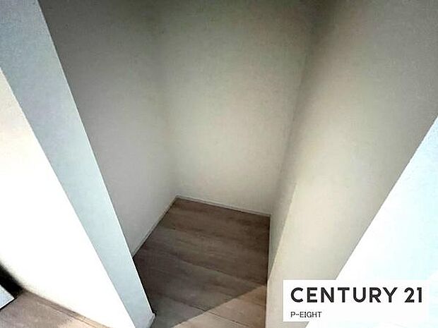 ウォークインクローゼットでお部屋もスッキリ！