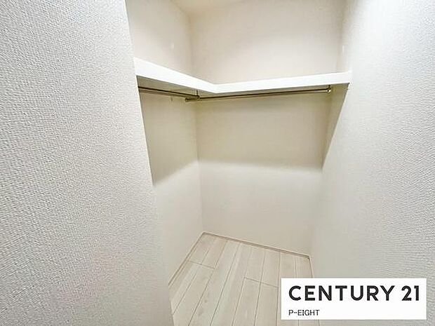 ウォークインクローゼットで楽々収納!