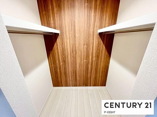 ウォークインクローゼットで楽々収納!