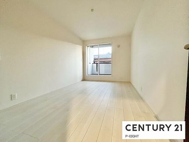 白を基調とした明るい部屋です!