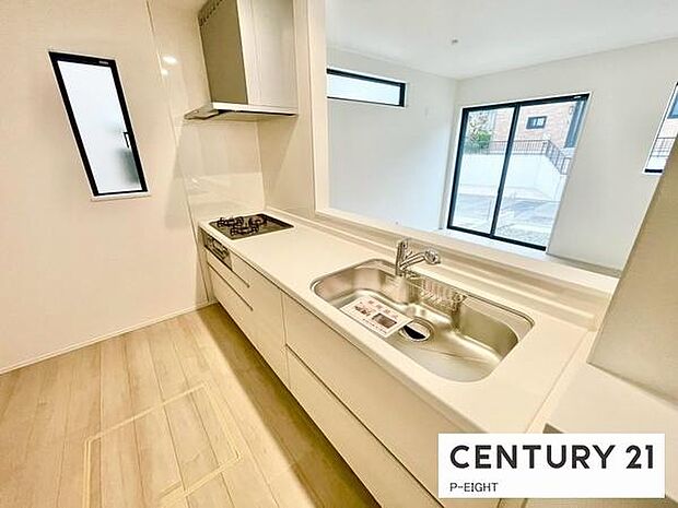 料理をしながらリビングを見渡せるつくりで、料理中も家族との会話がはずみます。