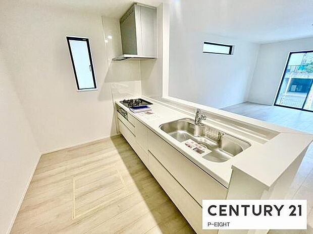 料理をしながらリビングを見渡せるつくりで、料理中も家族との会話がはずみます。