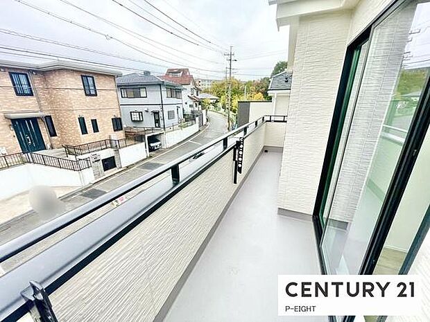 洗濯物は日当たりの良いバルコニーへ！