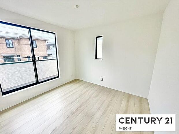 バルコニーに面している明るい部屋です！