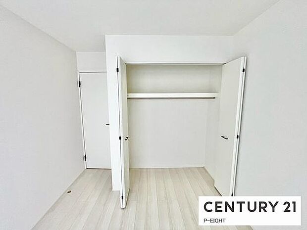 クローゼットでお部屋もスッキリ!