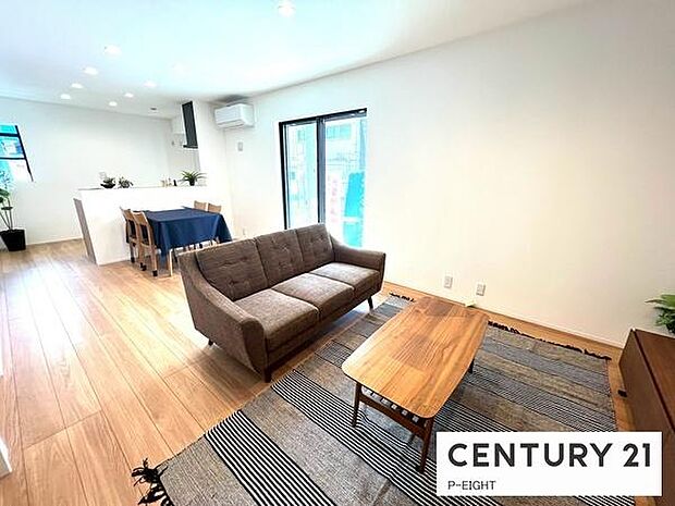 家族の笑い声が聞こえてきそうな、暖かい空間になっています。