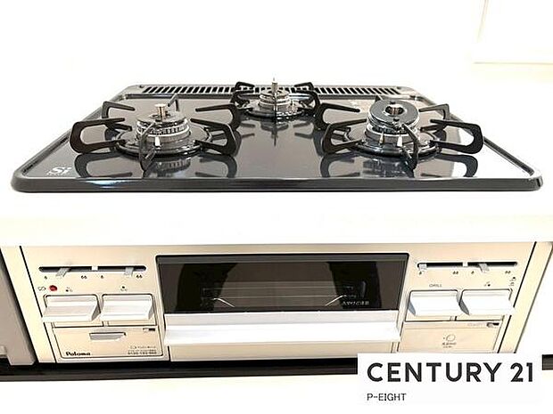 三口ガスコンロで料理もはかどりますね！グリルもあります！