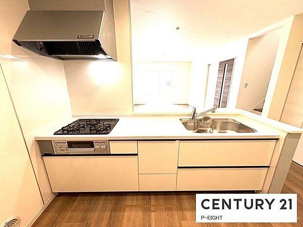 料理をしながらリビングを見渡せるつくりで、料理中も家族との会話がはずみます。