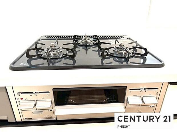 三口ガスコンロで料理もはかどりますね!グリルもあります!