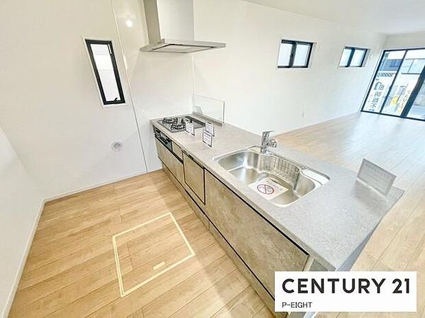 料理をしながらリビングを見渡せるつくりで、料理中も家族との会話がはずみます。