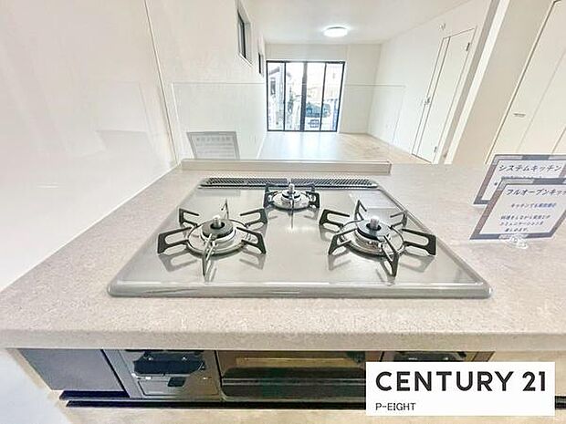 三口ガスコンロで料理もはかどりますね!グリルもあります!