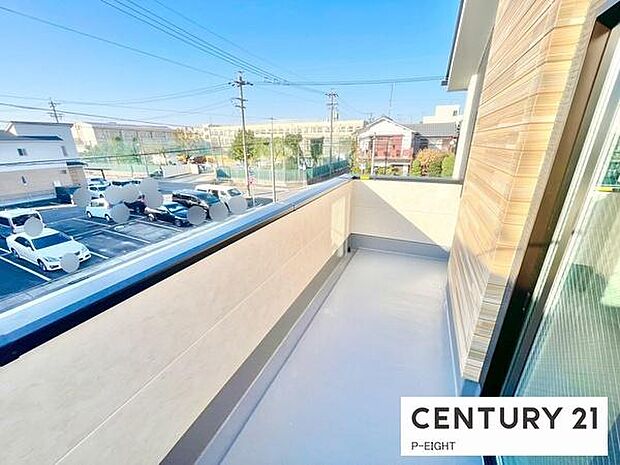 洗濯物は日当たりの良いバルコニーへ!