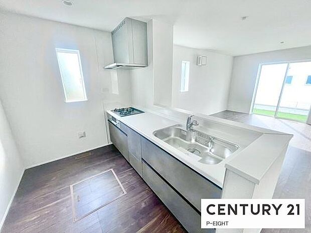 料理をしながらリビングを見渡せるつくりで、料理中も家族との会話がはずみます。