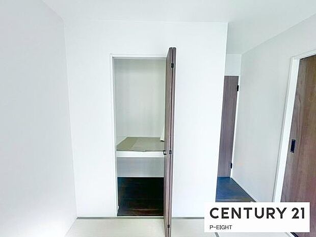 和室には収納に便利な押入れあり!