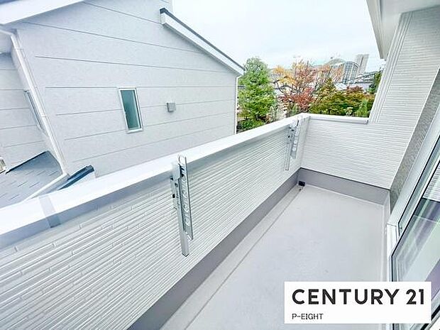 洗濯物は日当たりの良いバルコニーへ!