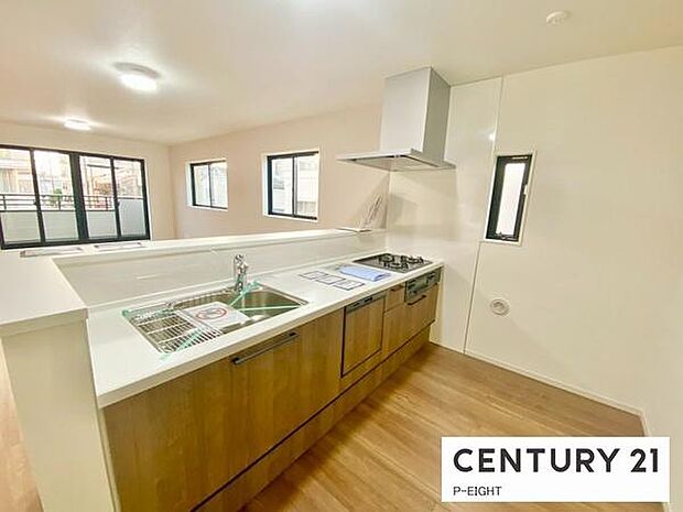 料理をしながらリビングを見渡せるつくりで、料理中も家族との会話がはずみます。