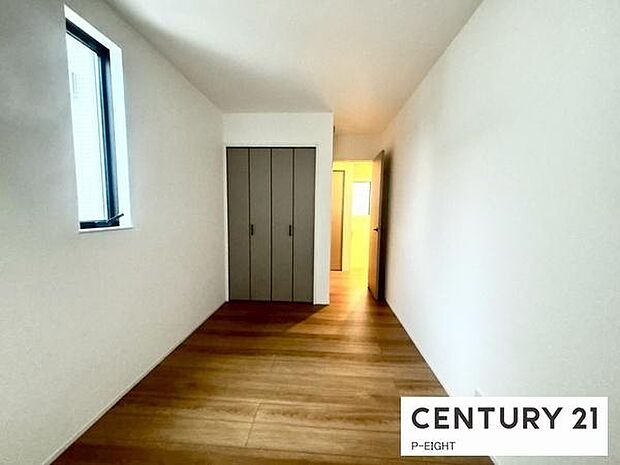 白を基調とした明るい部屋です!