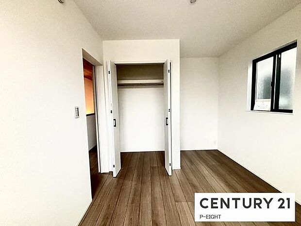 クローゼットで楽々収納！