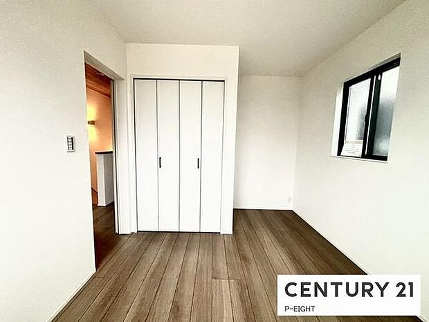 白を基調とした明るい部屋です！