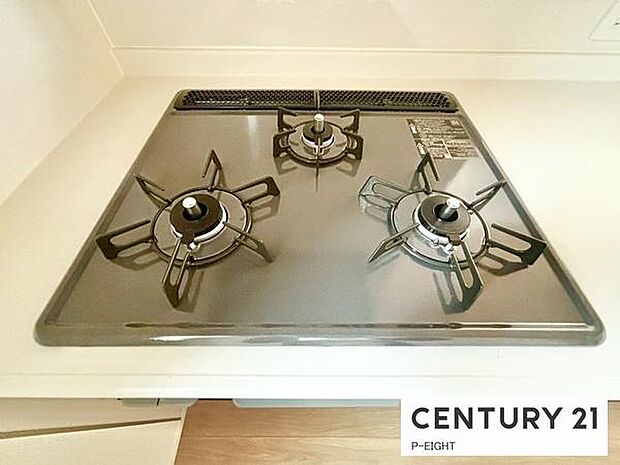 三口ガスコンロで料理もはかどりますね！グリルもあります！