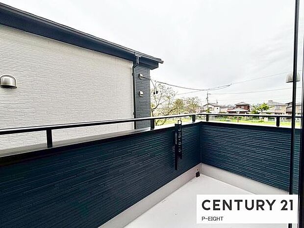 洗濯物は日当たりの良いバルコニーへ！