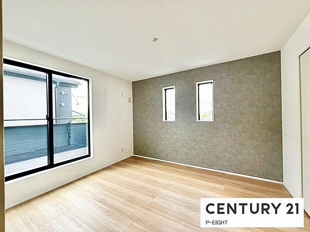 壁の色もアクセントとなりおしゃれな内装です！