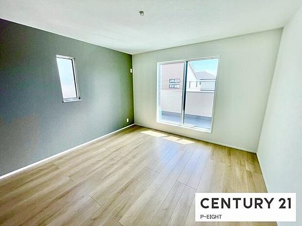 壁の色もアクセントとなりおしゃれな内装です!