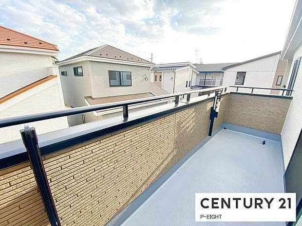 洗濯物は日当たりの良いバルコニーへ！