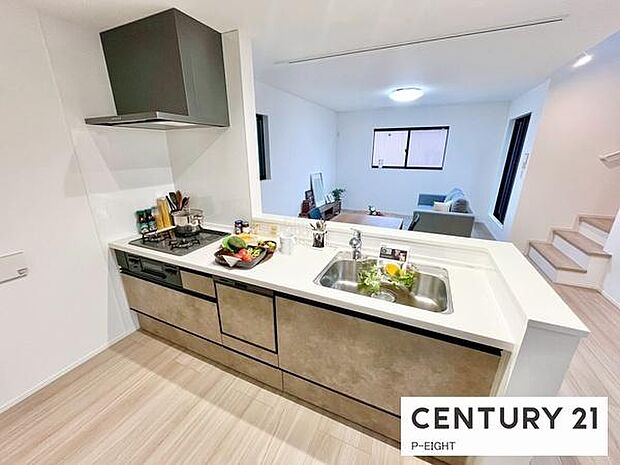 料理をしながらリビングを見渡せるつくりで、料理中も家族との会話がはずみます。