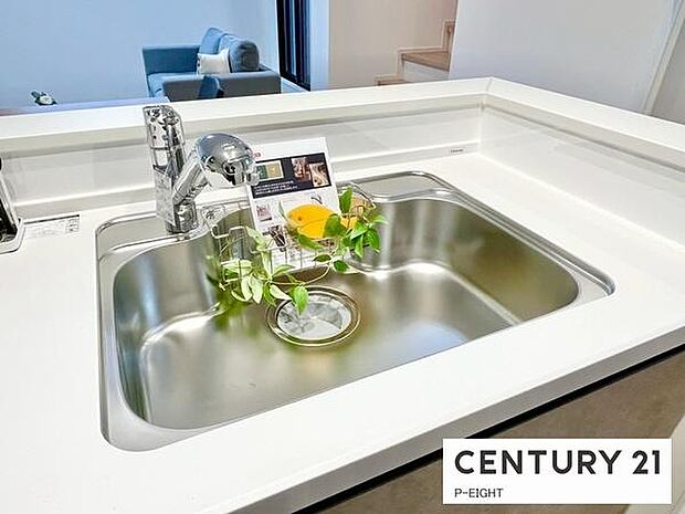 浄水器内蔵型のため、キッチン回りもスリムな印象です!