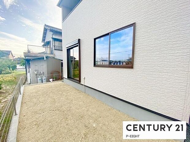 敷地内には自由に使える庭があります！