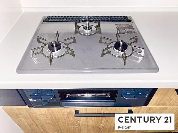 三口ガスコンロで料理もはかどりますね！グリルもあります！