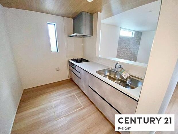 料理をしながらリビングを見渡せるつくりで、料理中も家族との会話がはずみます。