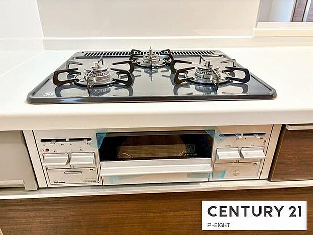 三口コンロで料理もはかどりますね！グリルもあります！