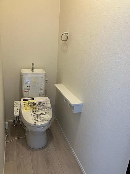 ウォシュレット付きの暖房便座で快適です！