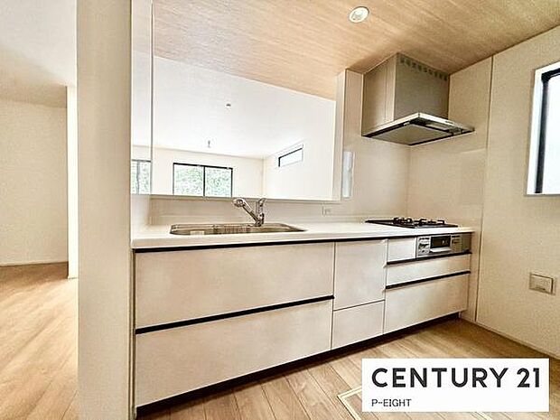 料理をしながらリビングを見渡せるつくりで、料理中も家族との会話がはずみます。