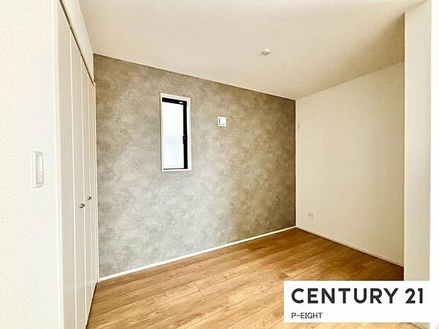 壁の色もアクセントとなりおしゃれな内装です！