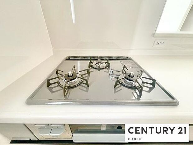 三口ガスコンロで料理もはかどりますね！グリルもあります！